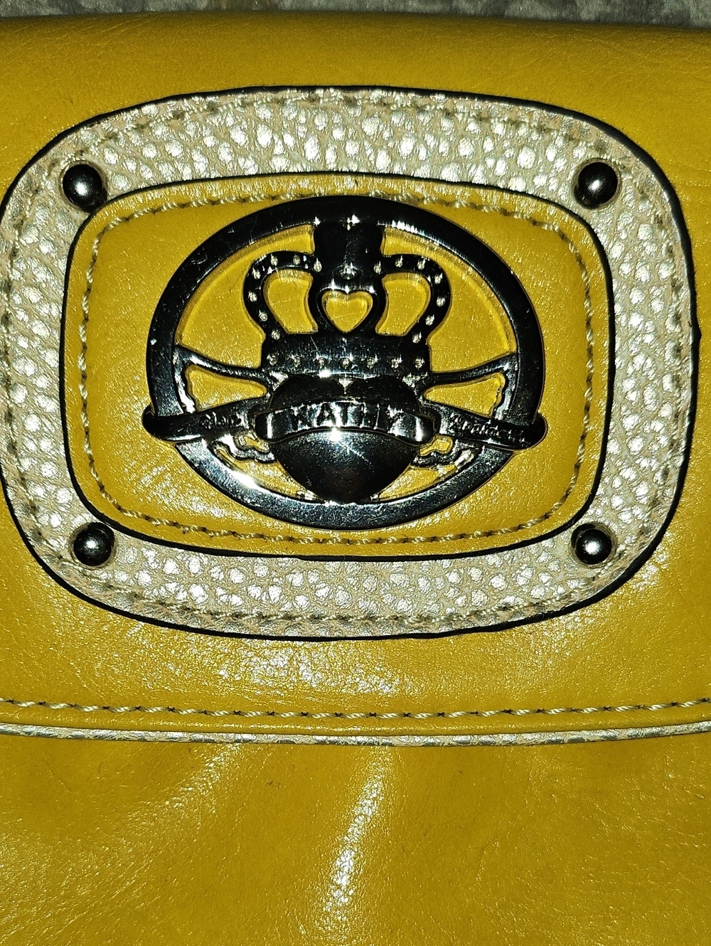 Kathy Van Zeeland Vintage Chain-Strap Crossbody Bag - Picture 8 of 10